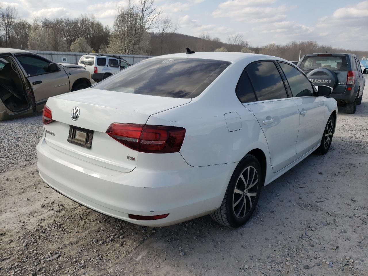 Photo 4 from auction – 2017 VOLKSWAGEN JETTA SE with VIN 3VWB67AJ1HM259061