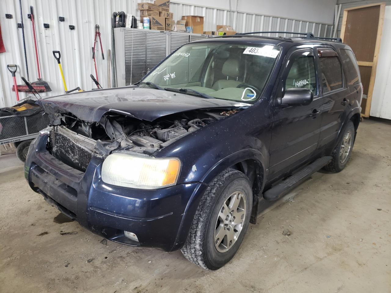 Photo 2 from auction – 2004 FORD ESCAPE LIM with VIN 1FMCU94134KA70445