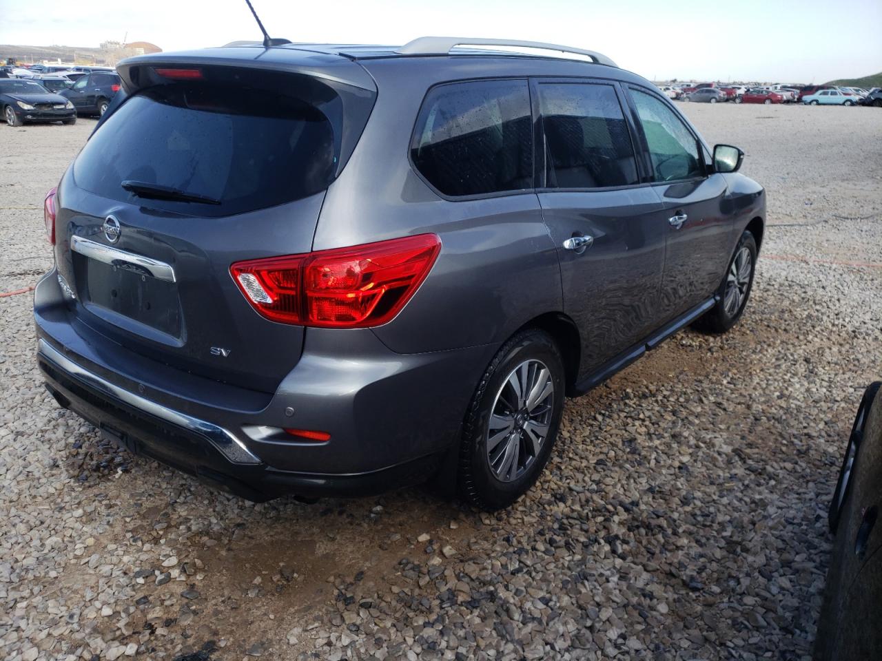 Photo 4 from auction – 2017 NISSAN PATHFINDER with VIN 5N1DR2MN0HC626033