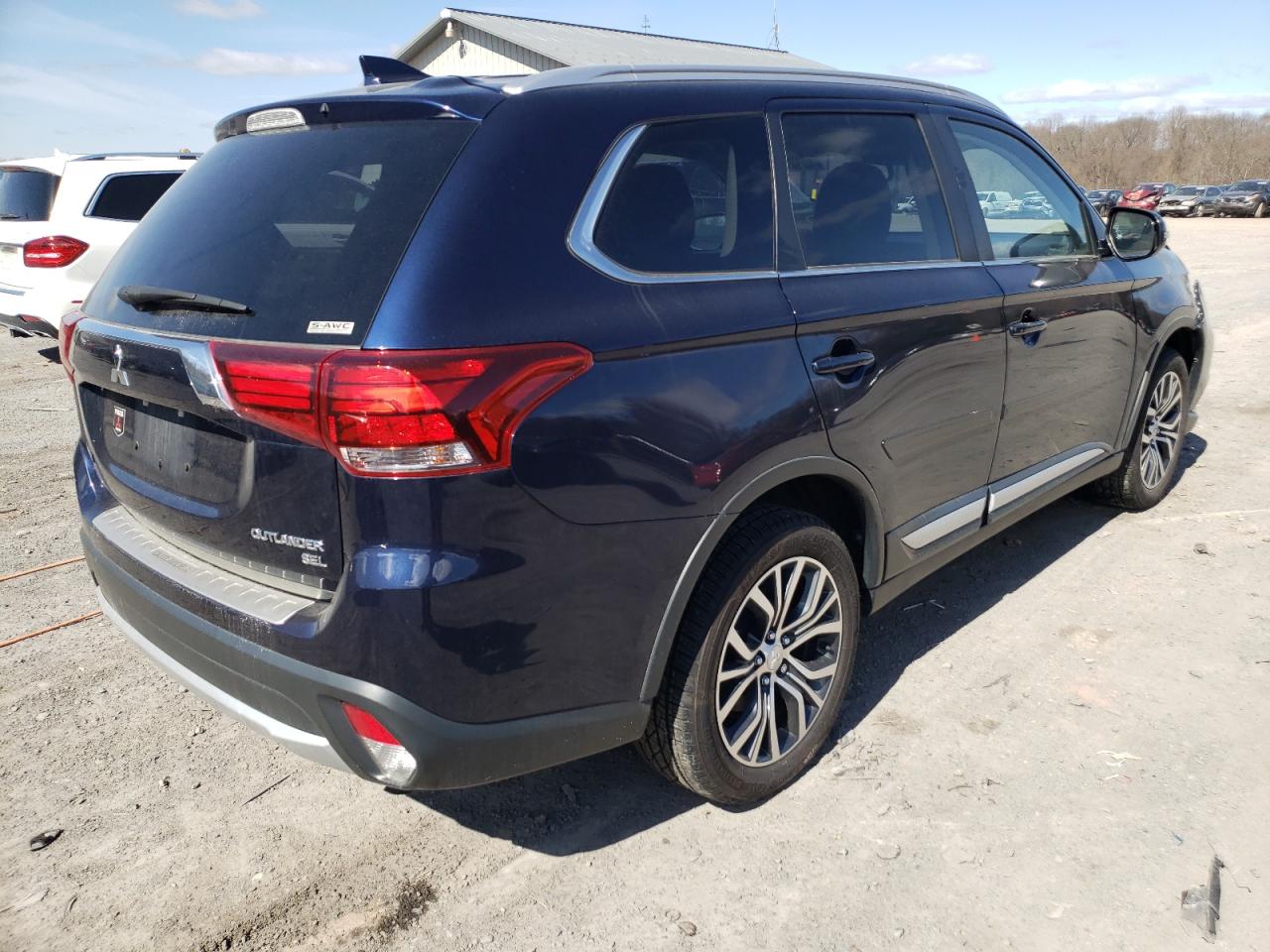 Photo 4 from auction – 2017 MITSUBISHI OUTLANDER with VIN JA4AZ3A30HZ068420