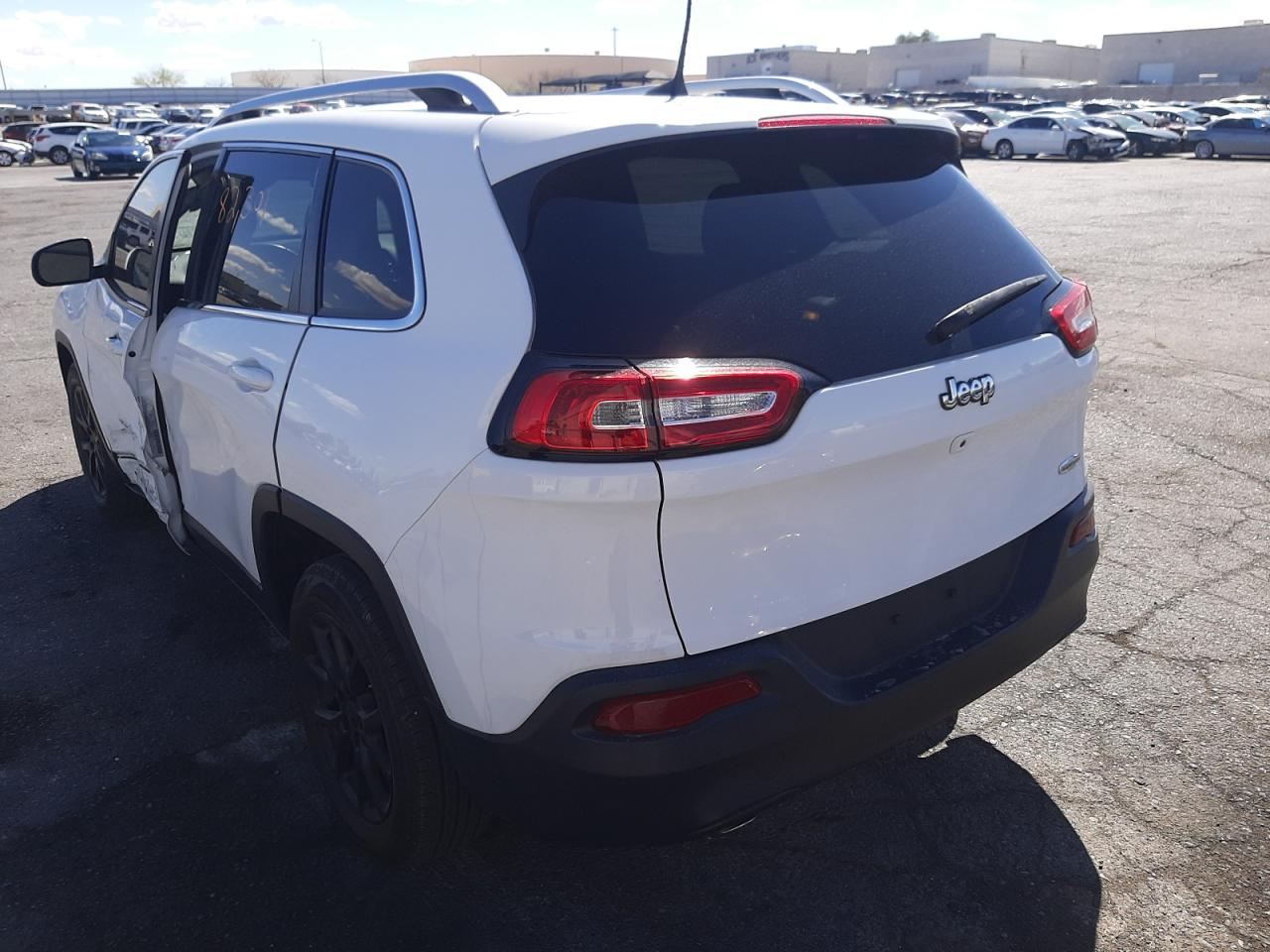 Photo 3 from auction – 2017 JEEP CHEROKEE L with VIN 1C4PJLCB6HD221584
