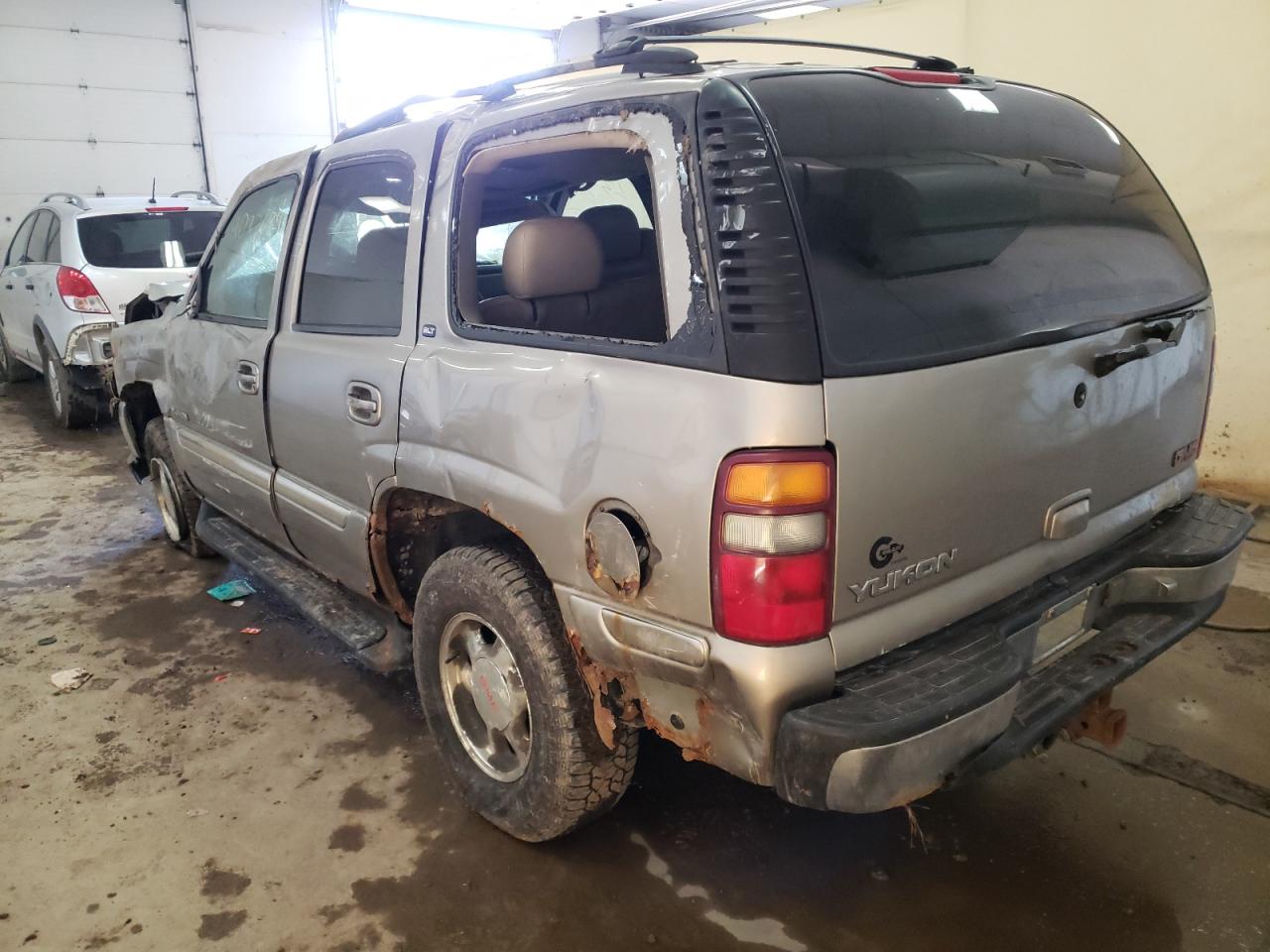 Photo 3 from auction – 2002 GMC YUKON with VIN 1GKEK13Z92R136839