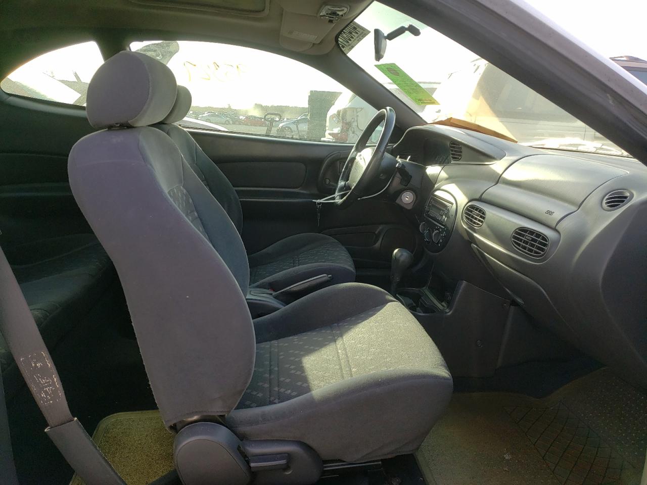 Photo 5 from auction – 2003 FORD ESCORT ZX2 with VIN 3FAFP11353R118768