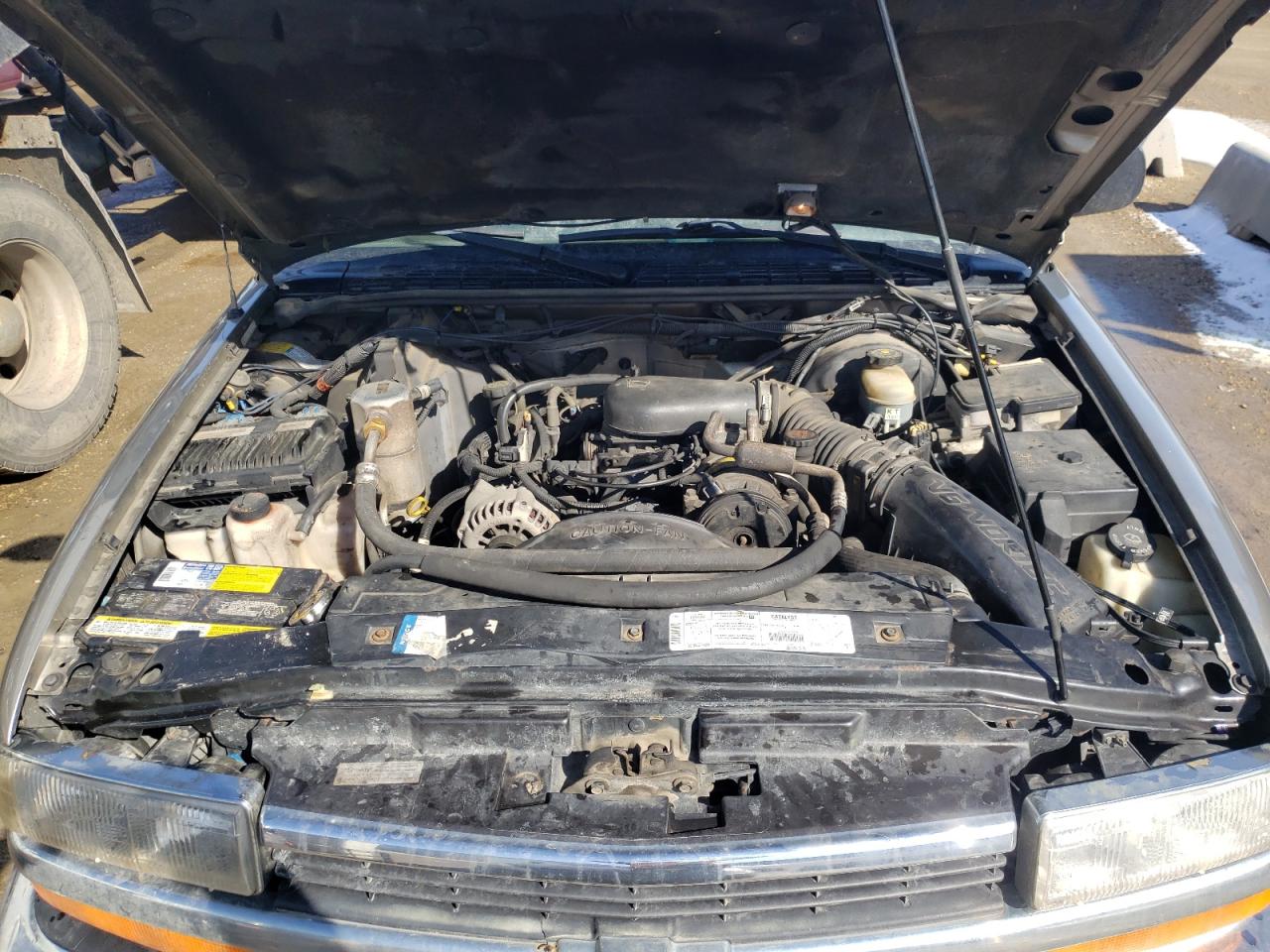 Photo 7 from auction – 1999 CHEVROLET BLAZER with VIN 1GNDT13W3X2199615