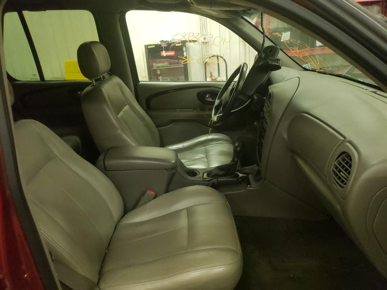 Photo 5 from auction – 2004 BUICK RAINIER CX with VIN 5GAET13P842230957