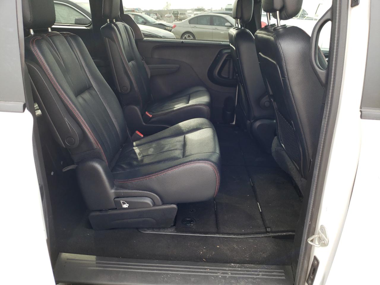 Photo 6 from auction – 2019 DODGE GRAND CARA with VIN 2C4RDGEG0KR694238