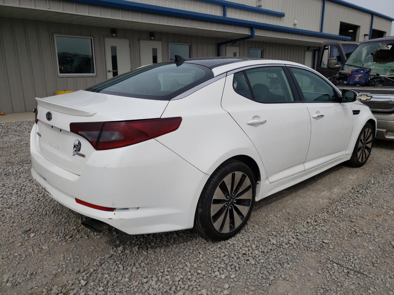 Photo 4 from auction – 2011 KIA OPTIMA SX with VIN KNAGR4A69B5155485