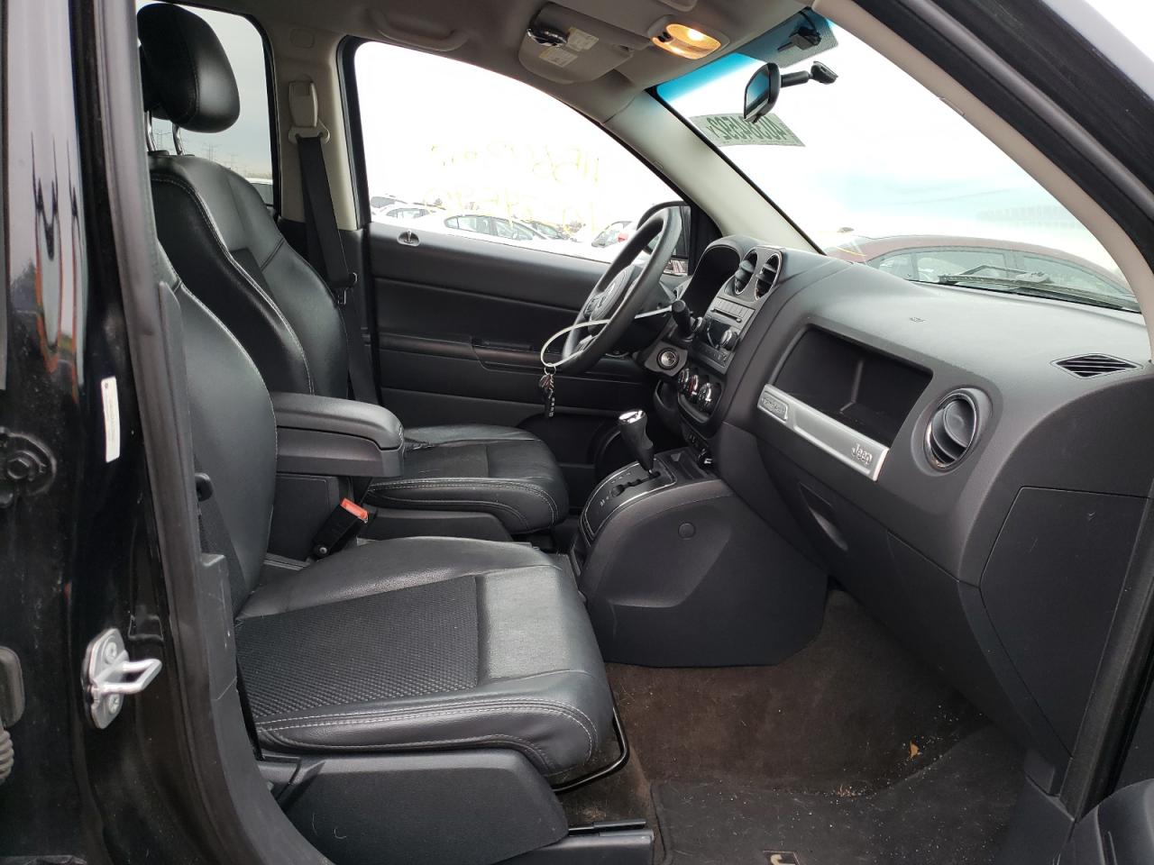 Photo 5 from auction – 2015 JEEP COMPASS SP with VIN 1C4NJCBA3FD329089