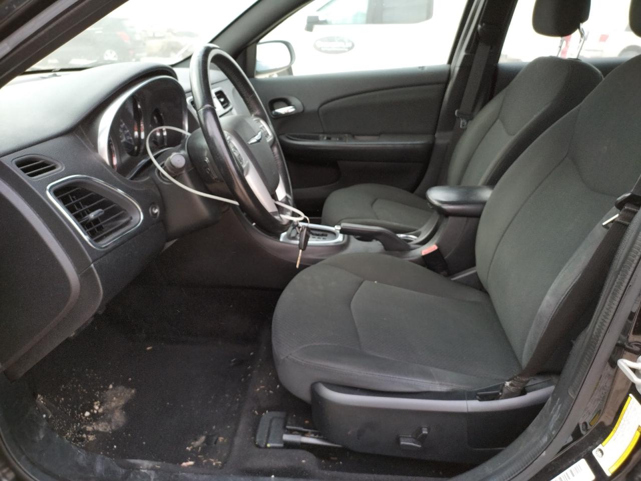 Photo 5 from auction – 2012 CHRYSLER 200 TOURIN with VIN 1C3CCBBBXCN137358