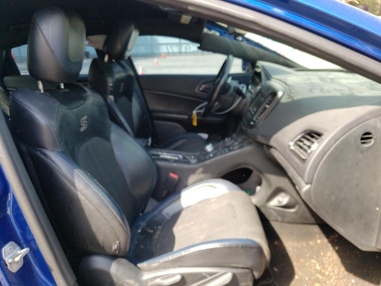 Photo 5 from auction – 2015 CHRYSLER 200 S with VIN 1C3CCCBB9FN613142