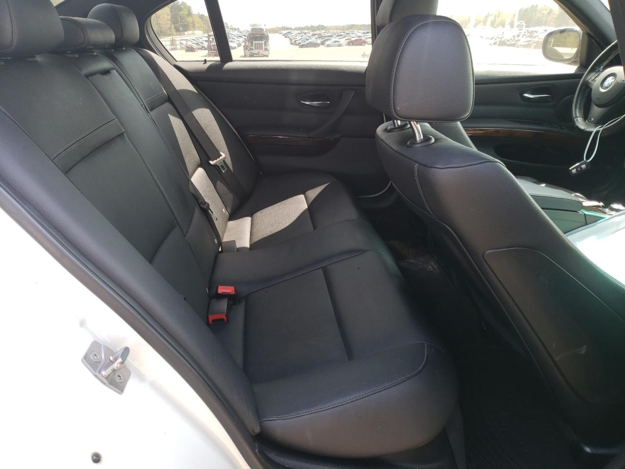 Photo 6 from auction – 2011 BMW 335 I with VIN WBAPM5G54BNM68902