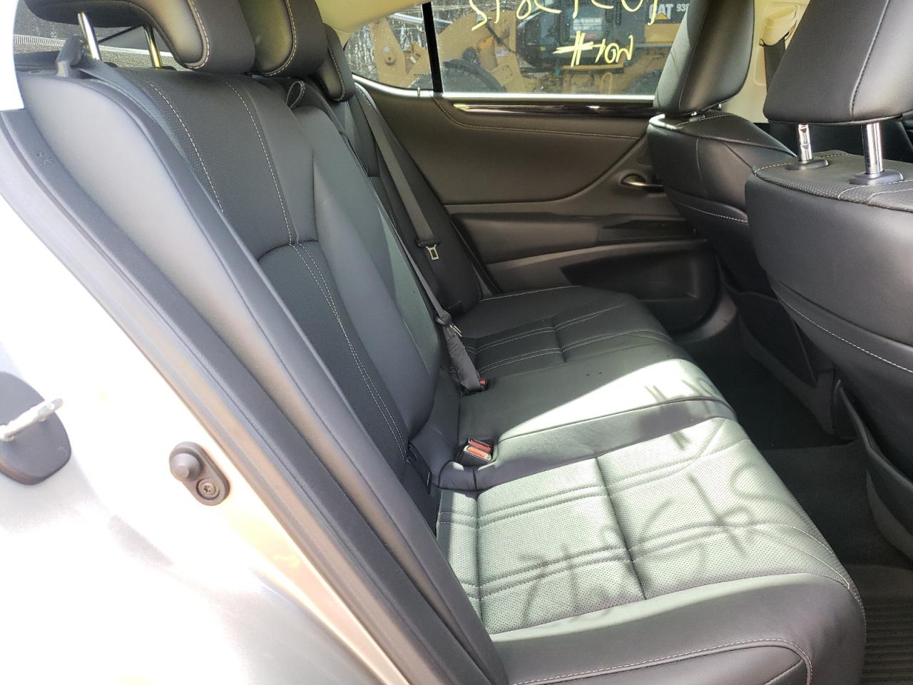 Photo 6 from auction – 2021 LEXUS ES350 with VIN 58AEZ1B13MU101981