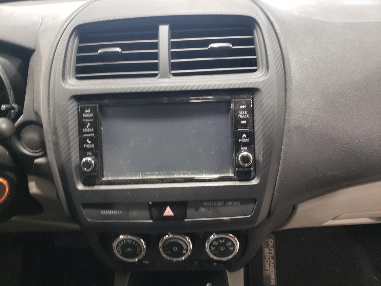 Photo 9 from auction – 2018 MITSUBISHI OUTLANDER with VIN JA4AR3AU0JZ013402
