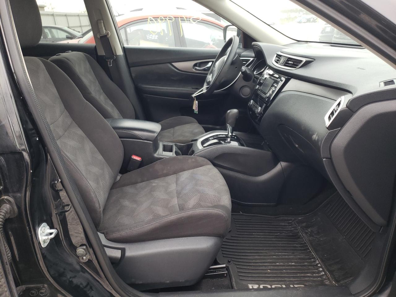 Photo 5 from auction – 2016 NISSAN ROGUE S with VIN KNMAT2MV8GP720208