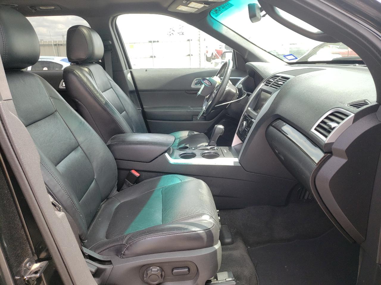 Photo 5 from auction – 2012 FORD EXPLORER L with VIN 1FMHK7F84CGA02232
