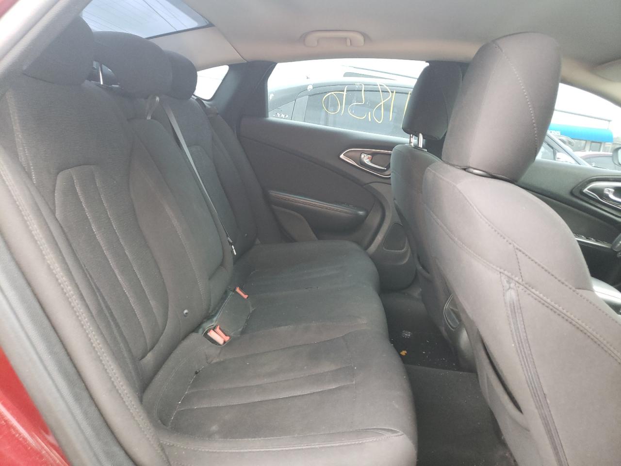Photo 6 from auction – 2015 CHRYSLER 200 LIMITE with VIN 1C3CCCAB3FN576056