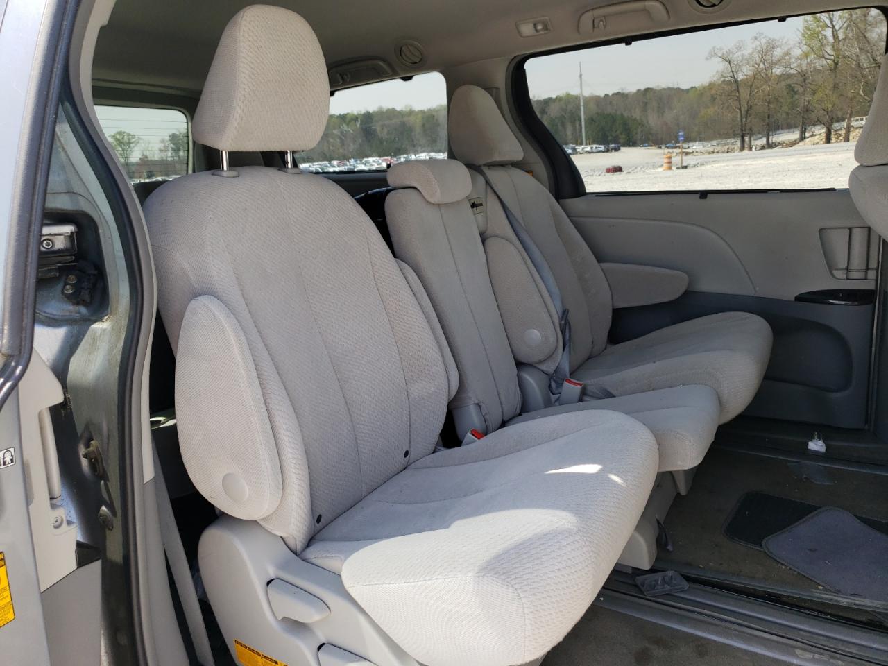 Photo 6 from auction – 2013 TOYOTA SIENNA LE with VIN 5TDKK3DC9DS349363