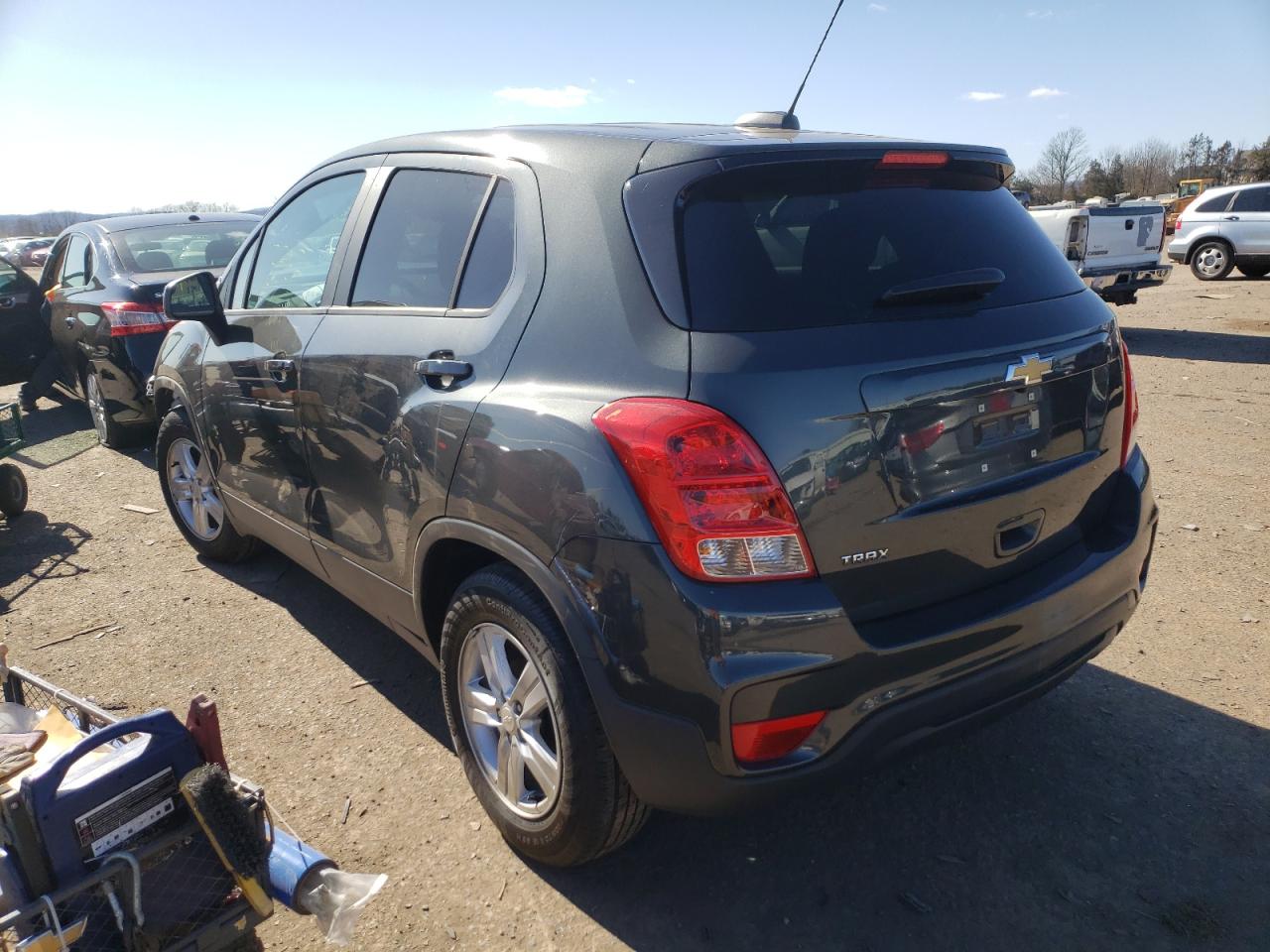 Photo 3 from auction – 2020 CHEVROLET TRAX LS with VIN 3GNCJKSB0LL204767