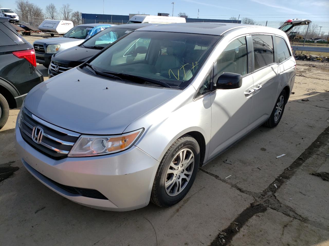 Photo 2 from auction – 2011 HONDA ODYSSEY EX with VIN 5FNRL5H61BB093880