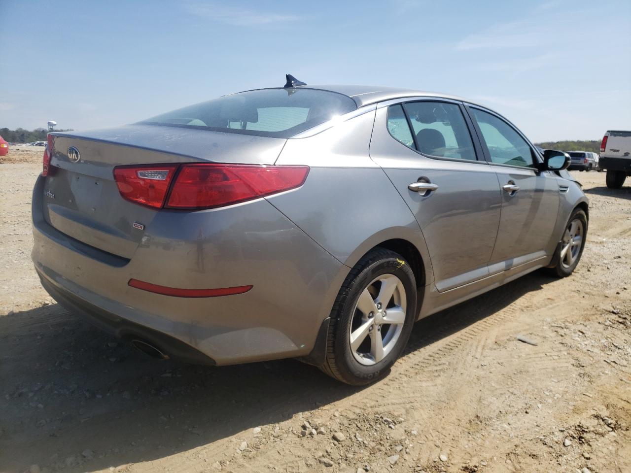 Photo 4 from auction – 2015 KIA OPTIMA LX with VIN 5XXGM4A79FG493917