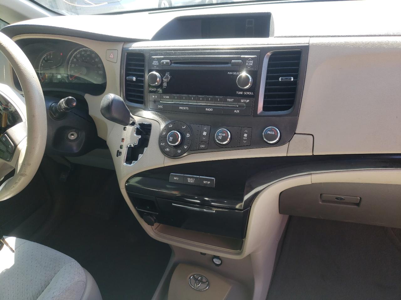 Photo 9 from auction – 2012 TOYOTA SIENNA LE with VIN 5TDKK3DC0CS210155