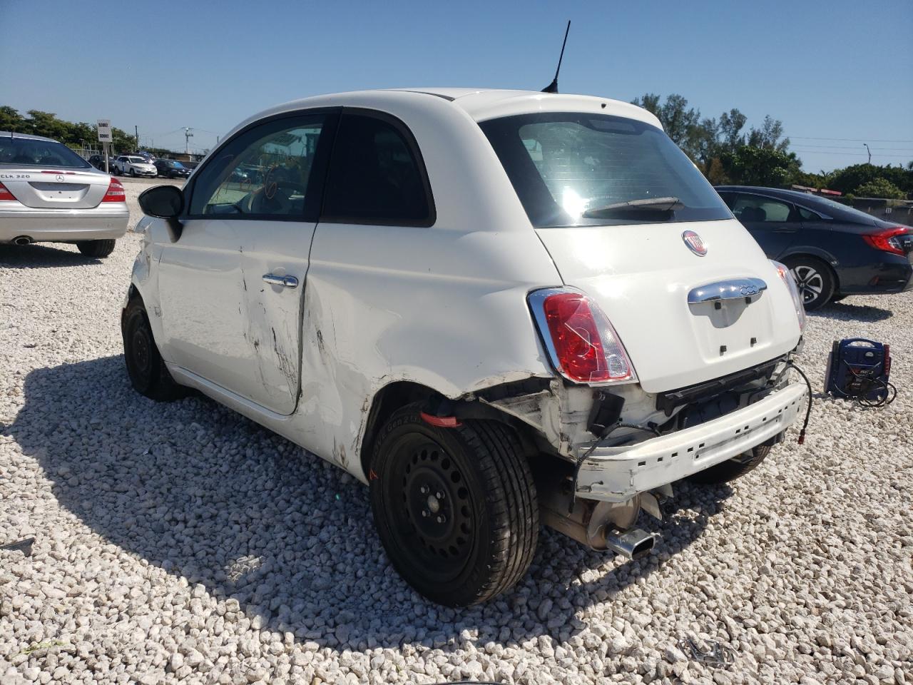 Фото 3 с аукциона – 2014 FIAT 500 POP с VIN 3C3CFFAR6ET260042