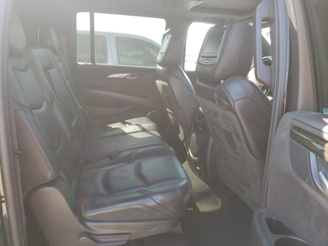 Photo 6 from auction – 2015 CADILLAC ESCALADE E with VIN 1GYS4UKJ5FR640021