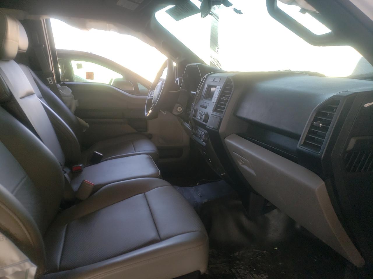 Photo 5 from auction – 2016 FORD F150 SUPER with VIN 1FTEX1C85GFA65104