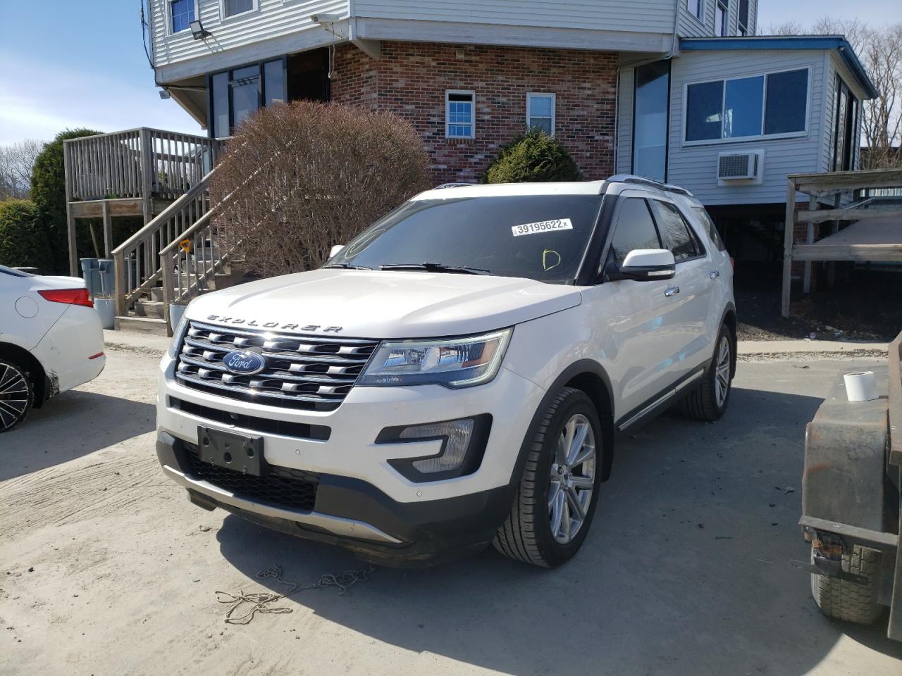 Photo 12 from auction – 2016 FORD EXPLORER L with VIN 1FM5K8F85GGC52464