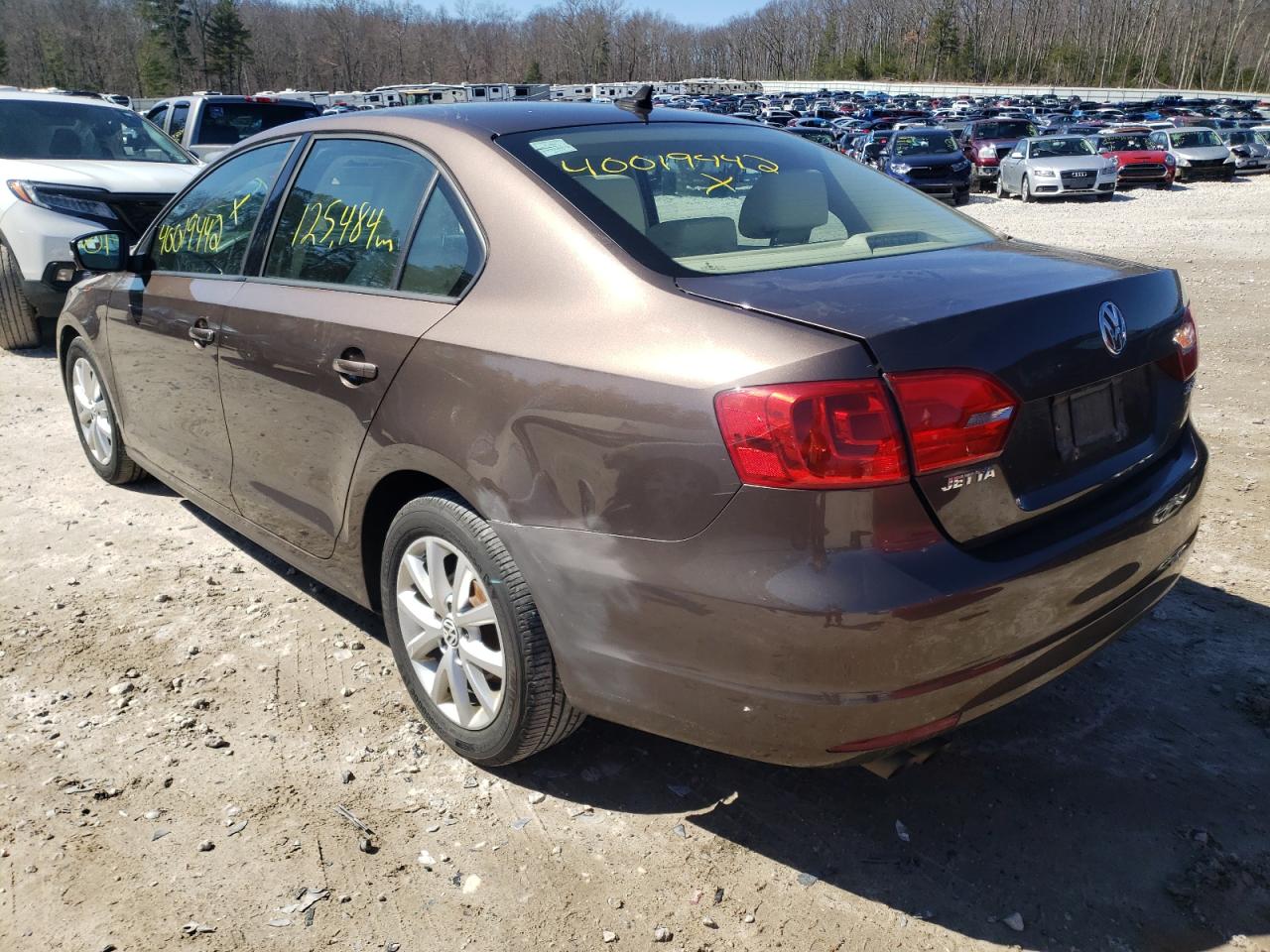 Photo 3 from auction – 2011 VOLKSWAGEN JETTA SE with VIN 3VWDZ7AJ4BM396552