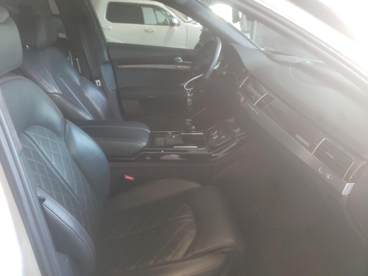 Photo 5 from auction – 2016 AUDI S8 PLUS QU with VIN WUAJ5AFD5GN900818