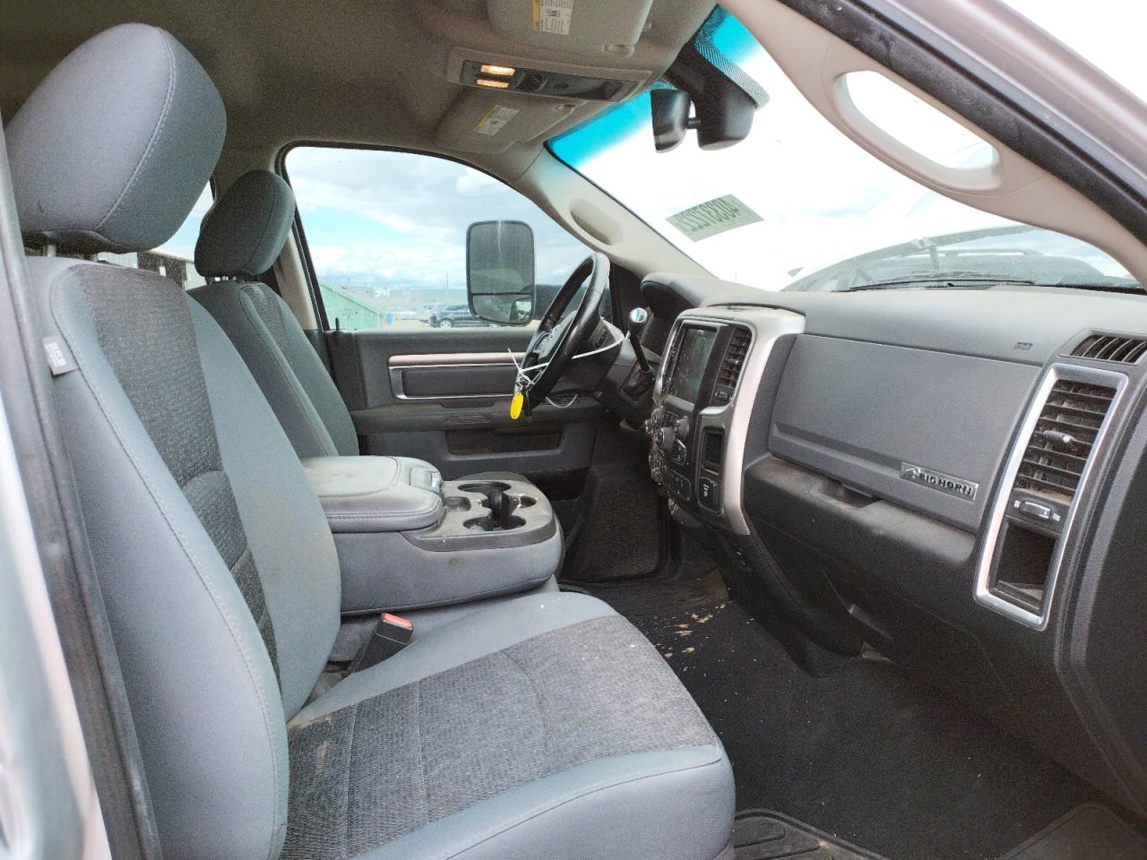 Photo 5 from auction – 2018 RAM 2500 SLT with VIN 3C6UR5JL7JG209236