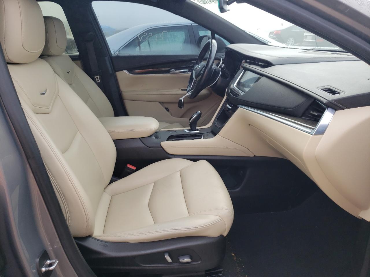 Photo 5 from auction – 2018 CADILLAC XT5 with VIN 1GYKNARS8JZ207960