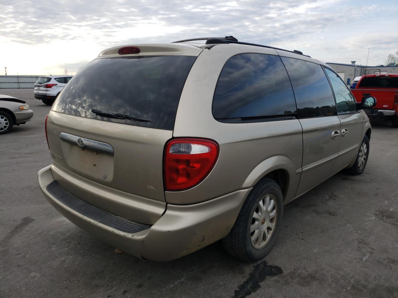 Photo 4 from auction – 2002 CHRYSLER TOWN & COU with VIN 2C4GP74L62R673097