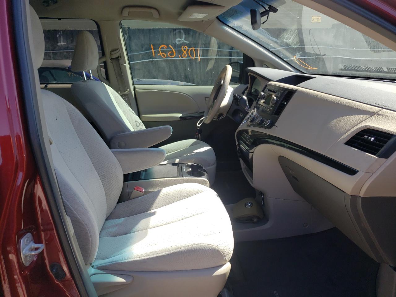 Photo 5 from auction – 2012 TOYOTA SIENNA LE with VIN 5TDKK3DC0CS210155