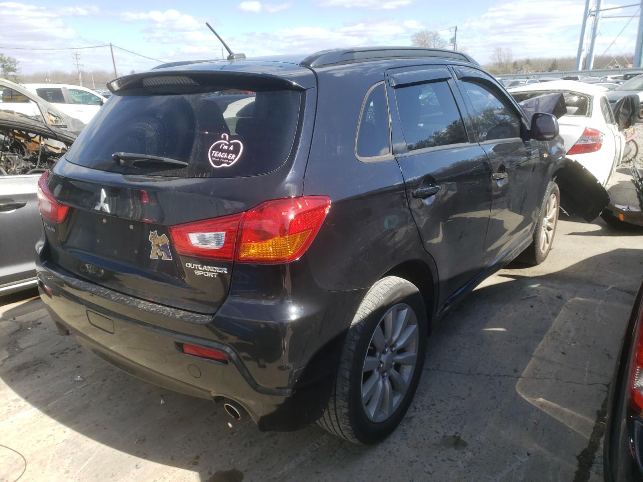 Photo 4 from auction – 2011 MITSUBISHI OUTLANDER with VIN JA4AR4AU3BZ008282
