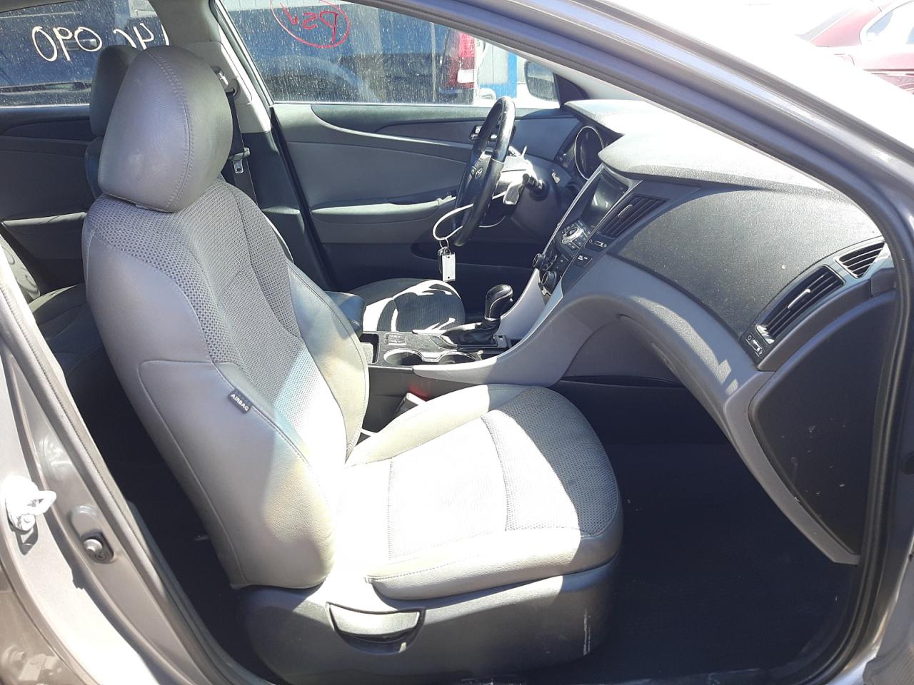Photo 5 from auction – 2013 HYUNDAI SONATA SE with VIN 5NPEC4AC3DH712587