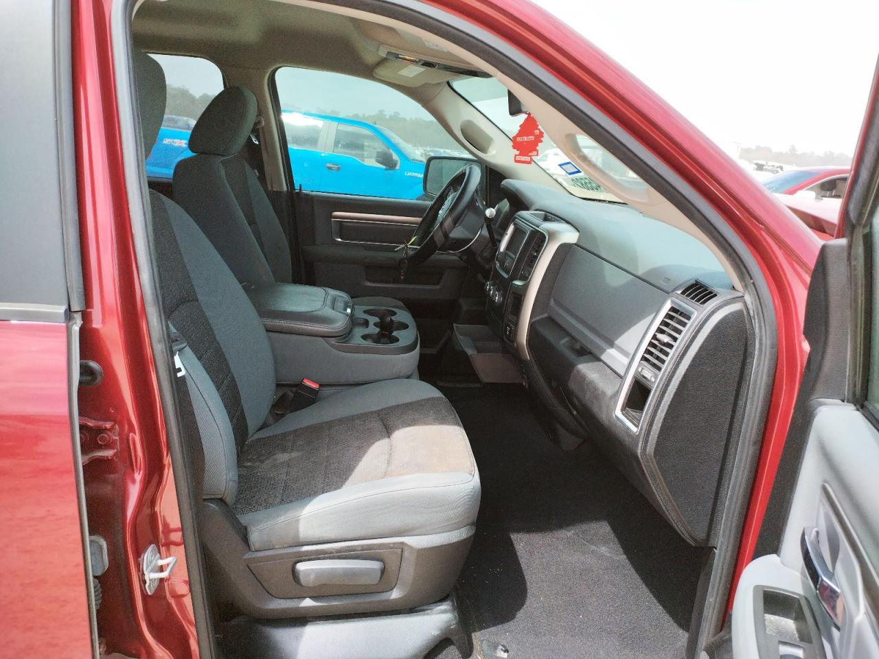 Photo 5 from auction – 2013 RAM 1500 SLT with VIN 1C6RR6GT4DS693852