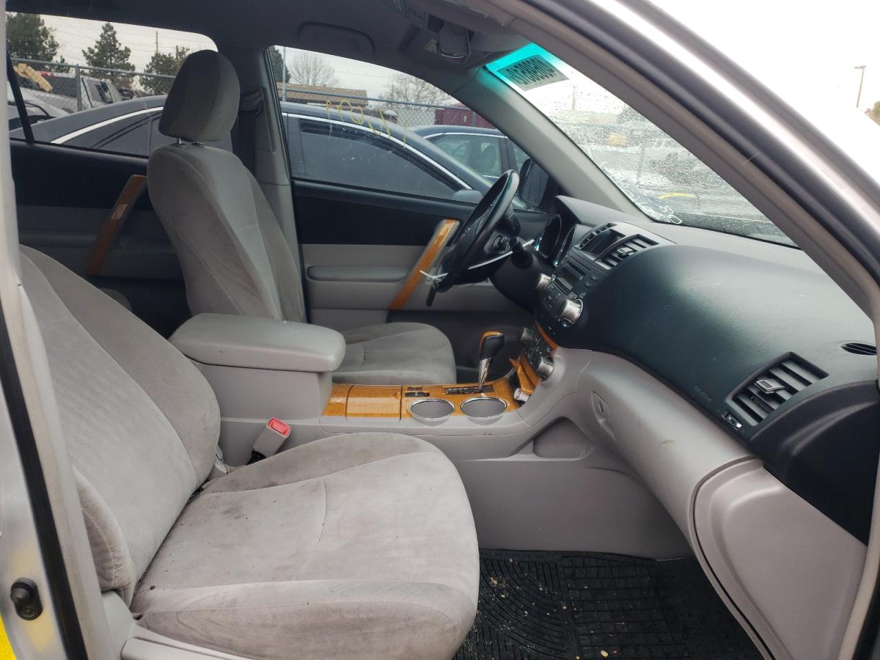 Photo 5 from auction – 2008 TOYOTA HIGHLANDER with VIN JTEEW41A882016414