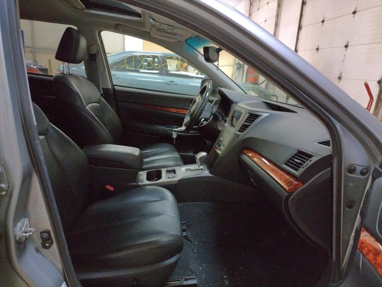Photo 5 from auction – 2011 SUBARU OUTBACK 2. with VIN 4S4BRBKC4B3323434