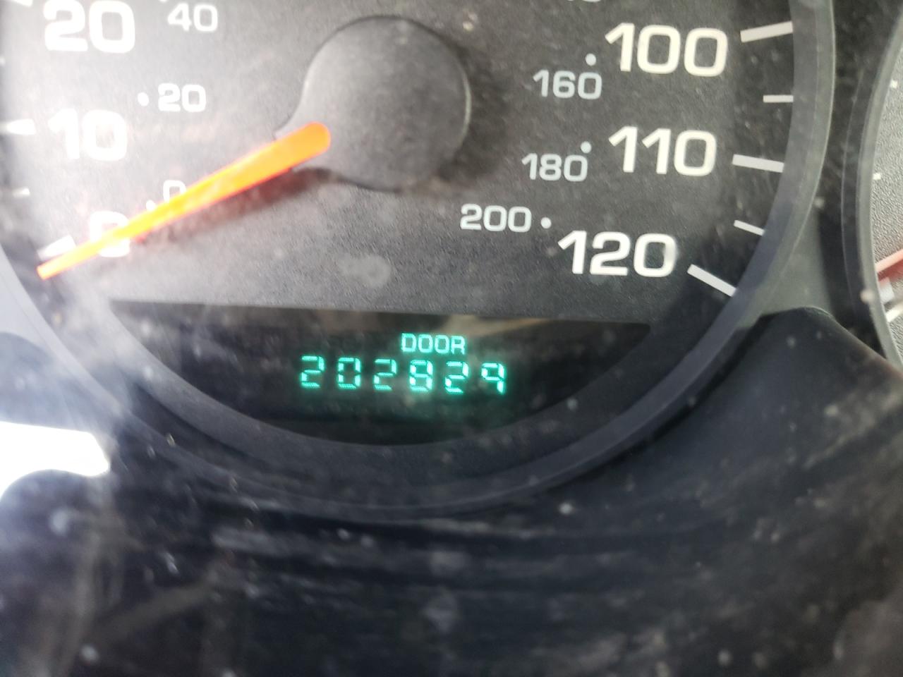 Photo 8 from auction – 2000 DODGE NEON BASE with VIN 1B3ES46CXYD653076