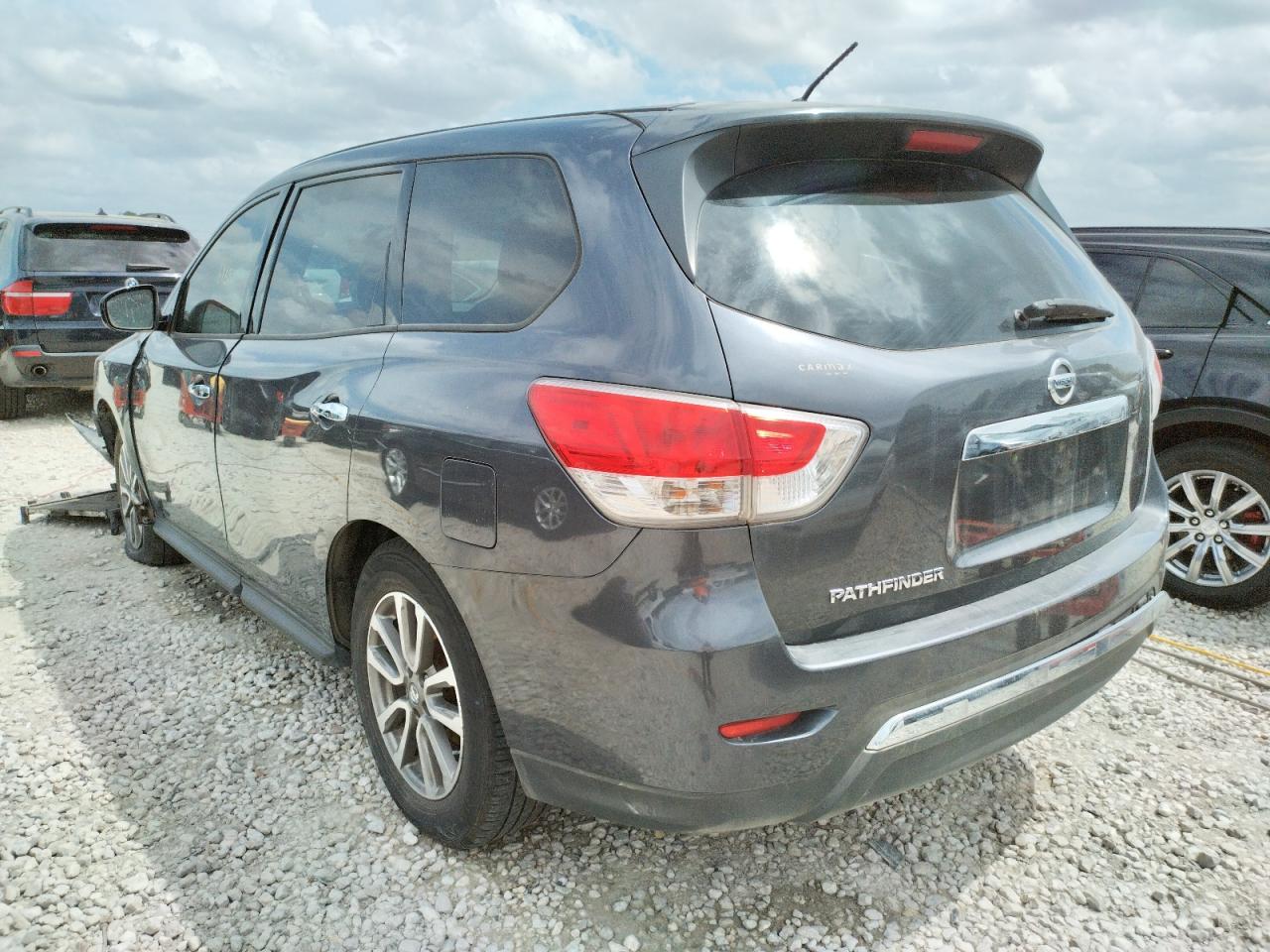 Photo 3 from auction – 2014 NISSAN PATHFINDER with VIN 5N1AR2MN8EC668237