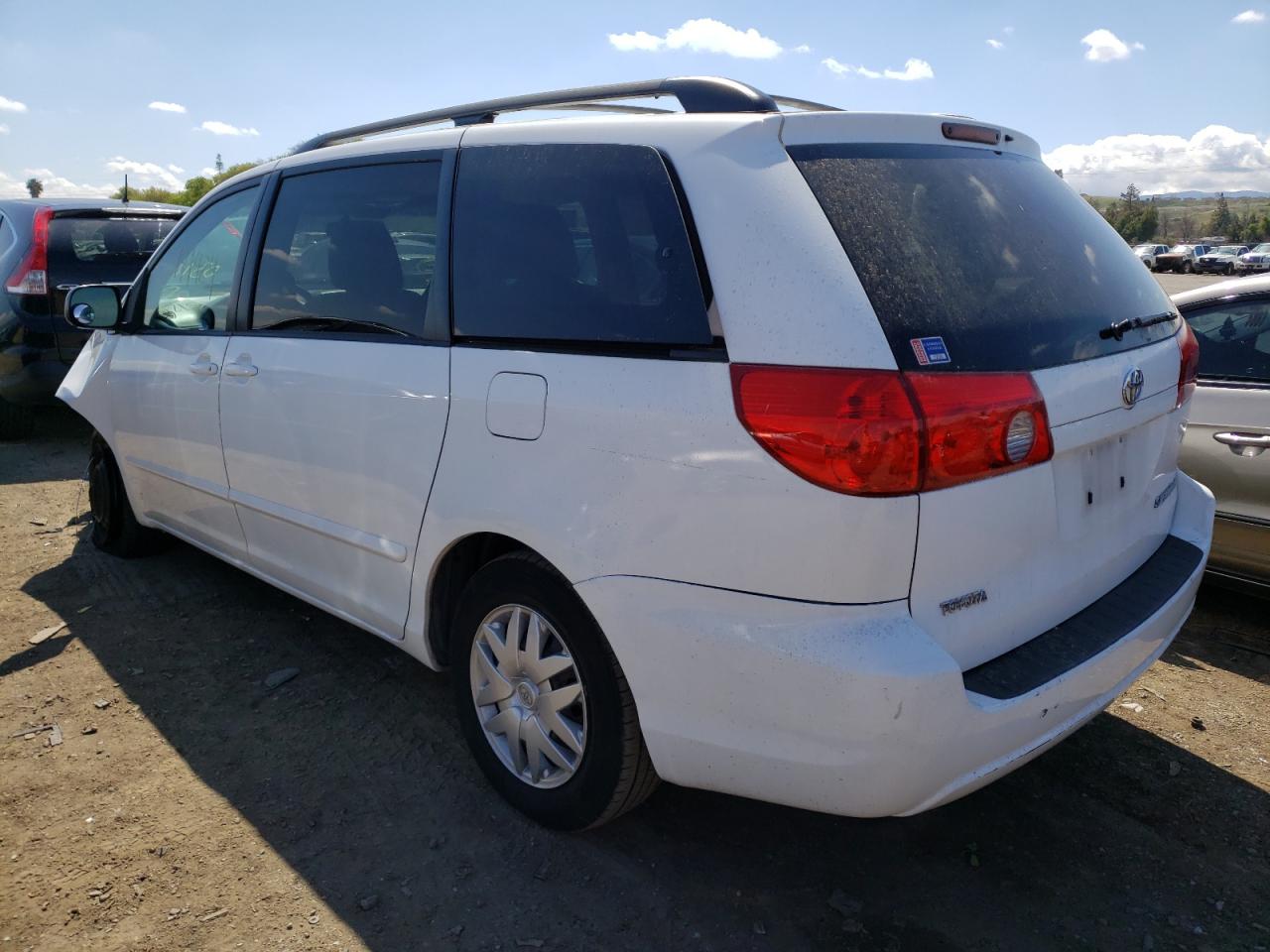 Photo 3 from auction – 2010 TOYOTA SIENNA CE with VIN 5TDKK4CC8AS319287
