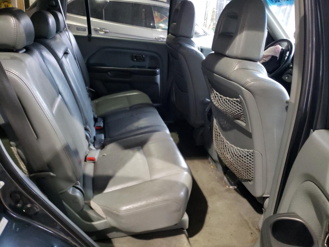 Photo 6 from auction – 2005 HONDA PILOT EXL with VIN 2HKYF18665H502246