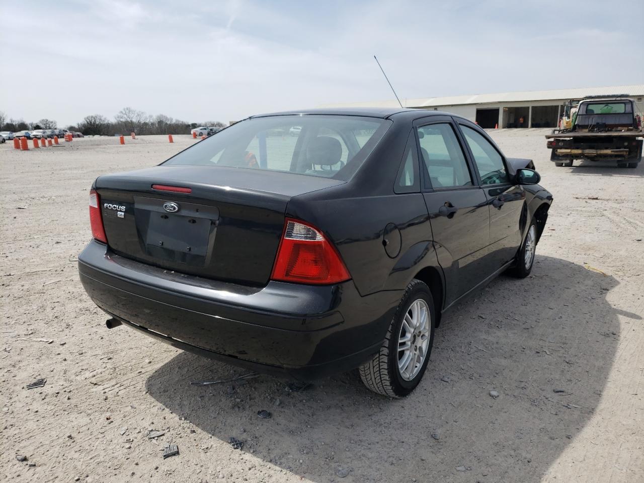 Photo 4 from auction – 2007 FORD FOCUS ZX4 with VIN 1FAHP34N37W138599