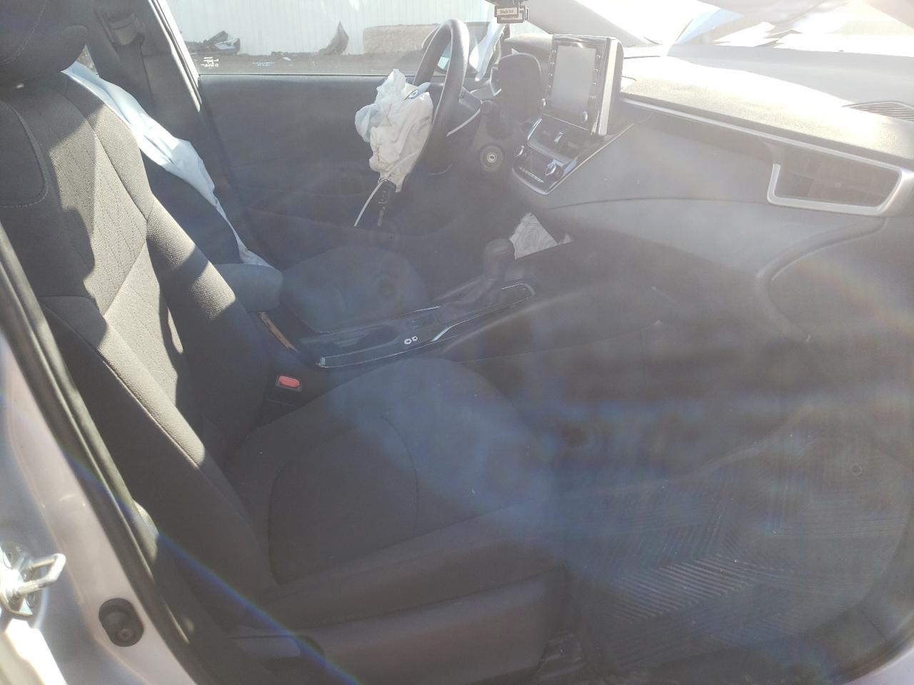 Photo 5 from auction – 2020 TOYOTA COROLLA LE with VIN 5YFEPRAE1LP046558
