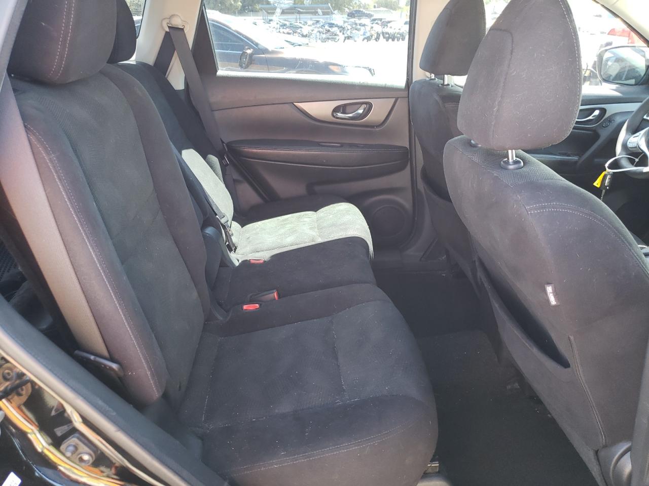 Photo 6 from auction – 2014 NISSAN ROGUE S with VIN 5N1AT2MT2EC755325