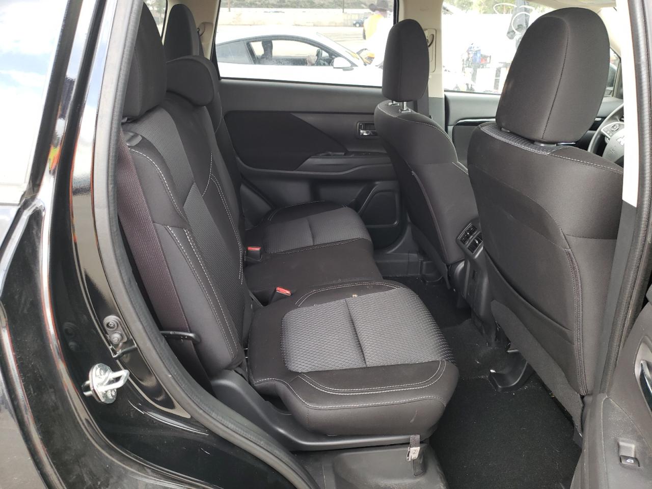 Photo 6 from auction – 2020 MITSUBISHI OUTLANDER with VIN JA4AD2A38LZ040060