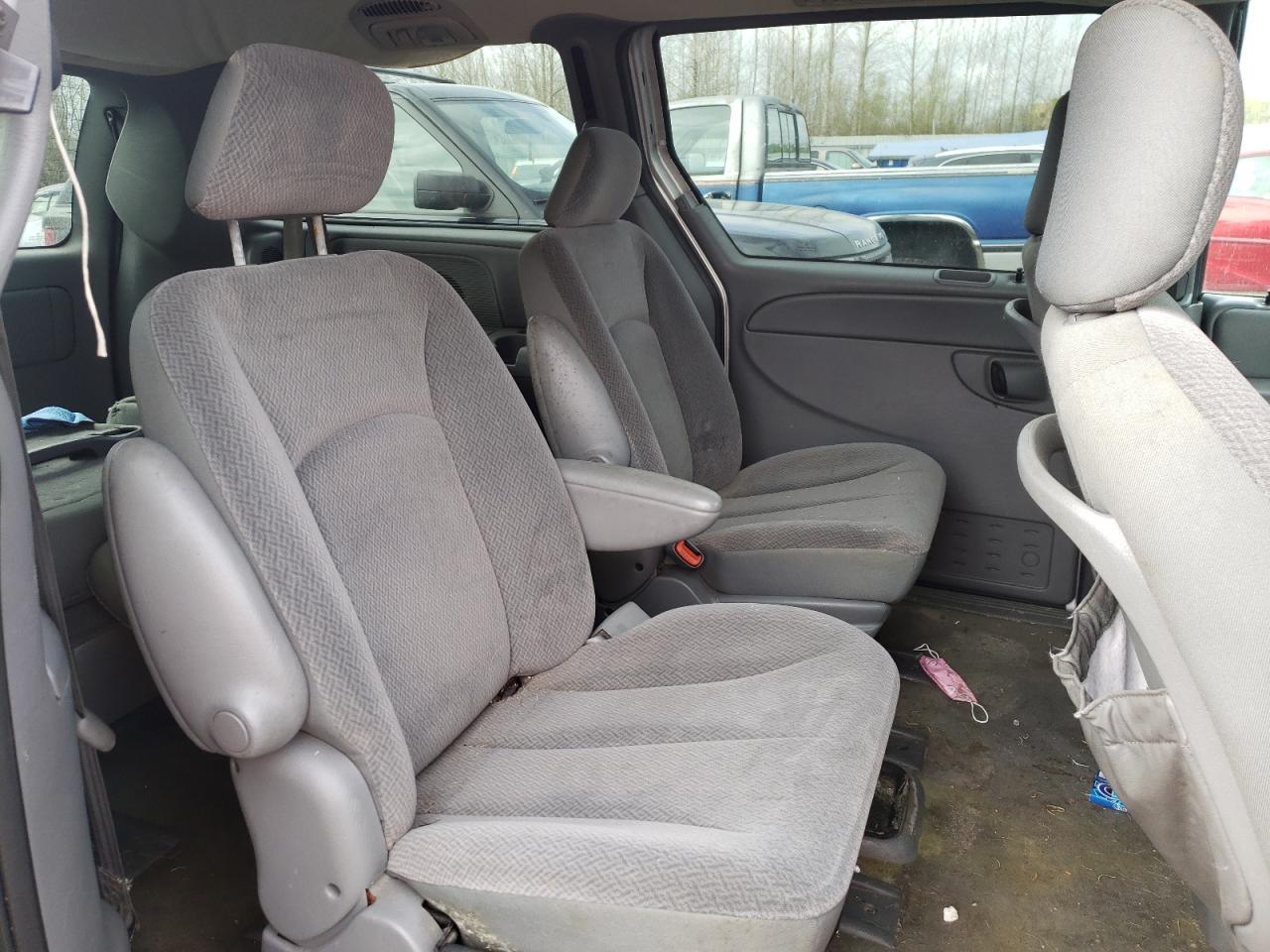 Photo 6 from auction – 2004 DODGE GRAND CARA with VIN 2D8GP44LX4R541995