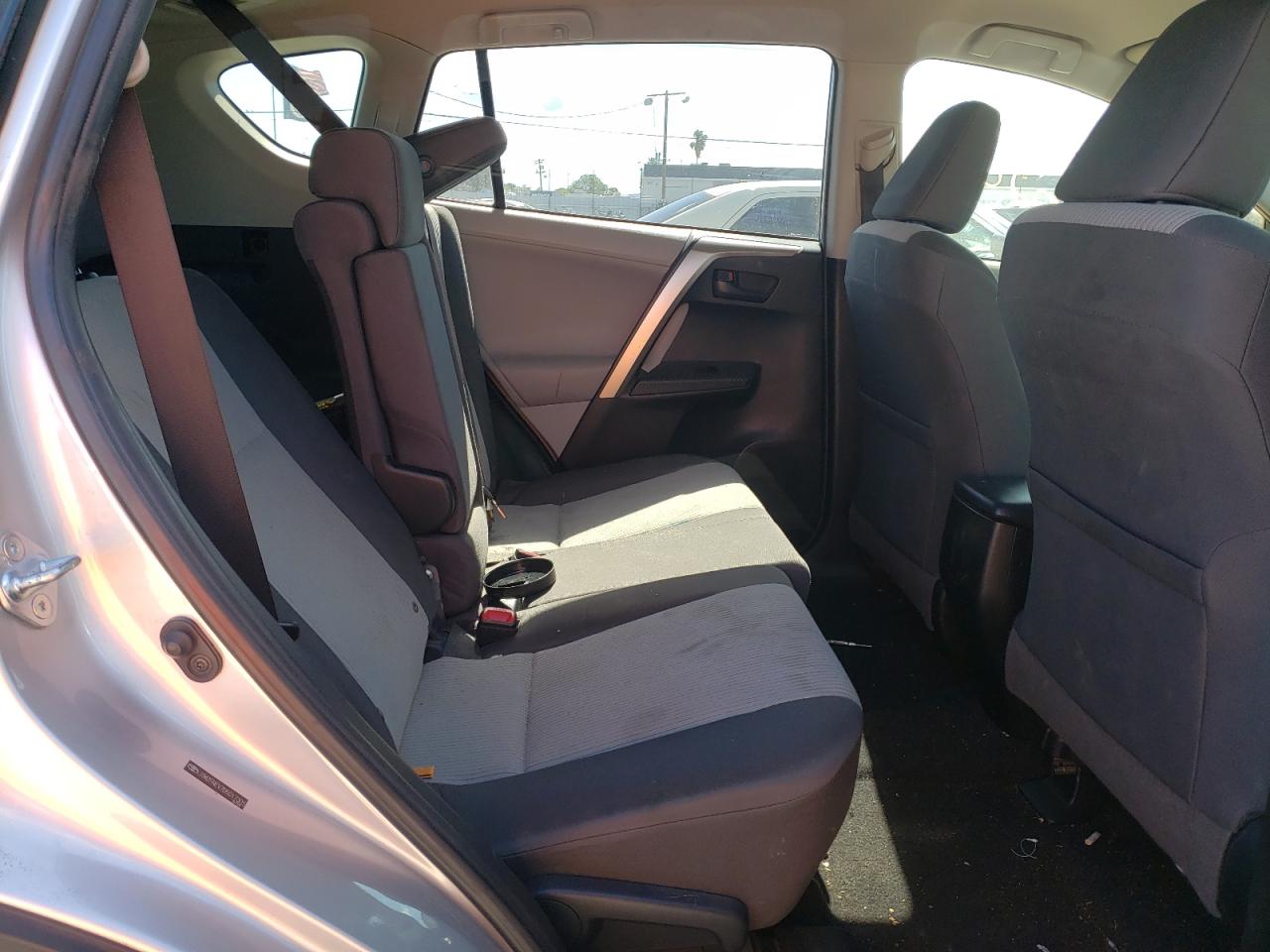 Photo 6 from auction – 2013 TOYOTA RAV4 LE with VIN JTMZFREV7D5017305
